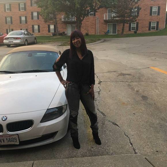 Meet the Posher Other - Meet your Posher, Gloria